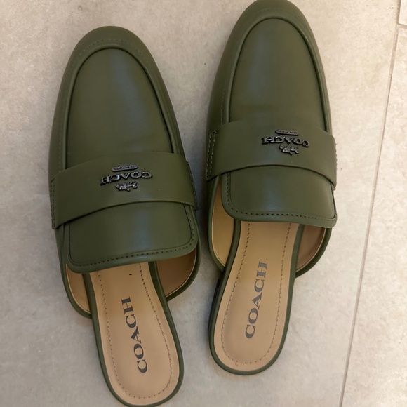 Coach slip ons - Picture 1 of 3